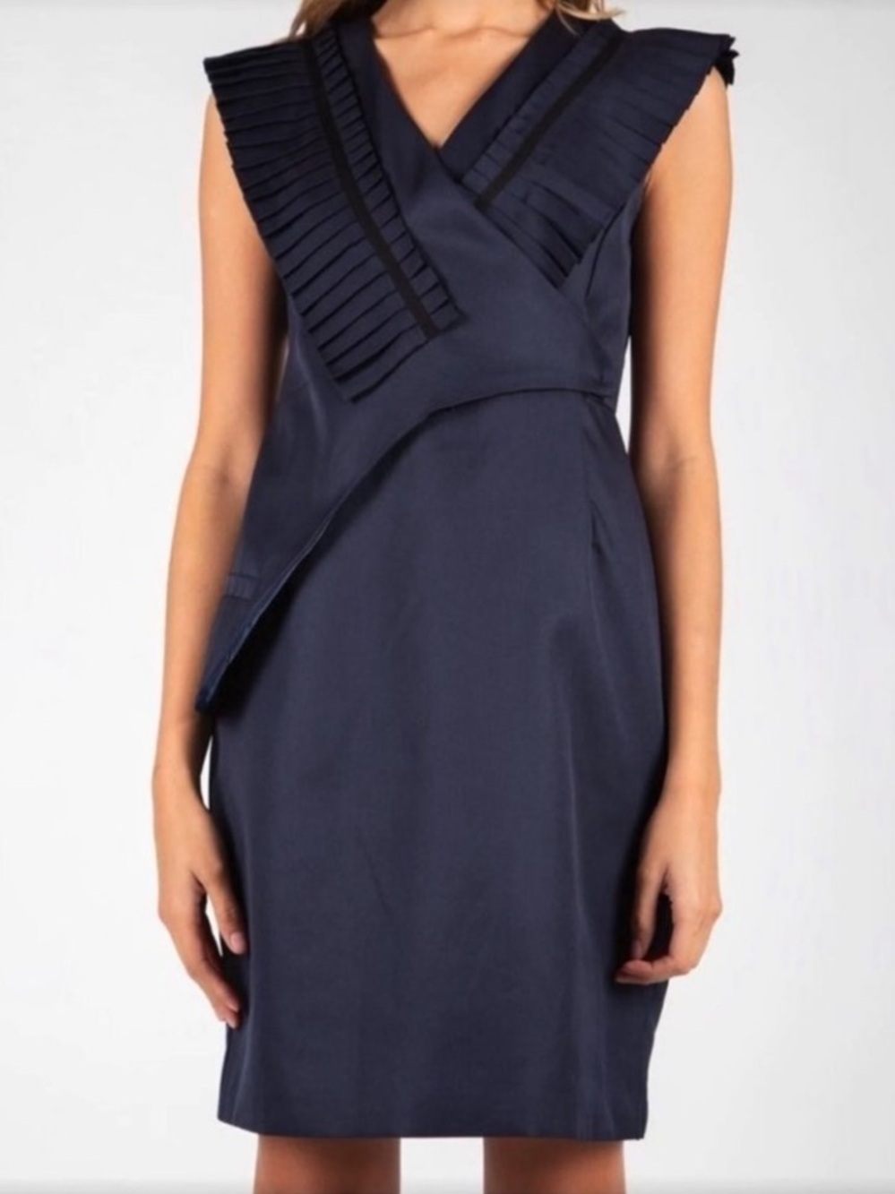 Beulah Navy Pleated V-Neck Sheath Dresses NWT